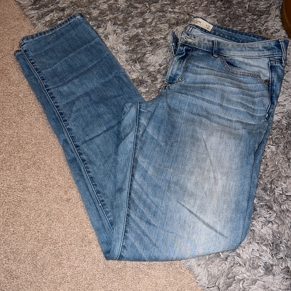 Abercrombie&fitch Lightwash Denim Low Rise Jeans Size 12L - Picture 2 of 7
